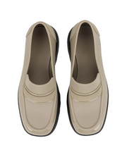 Load image into Gallery viewer, Zaxy Flow Loafer AD Beige
