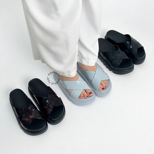 Melissa Cozy Cross Platform AD