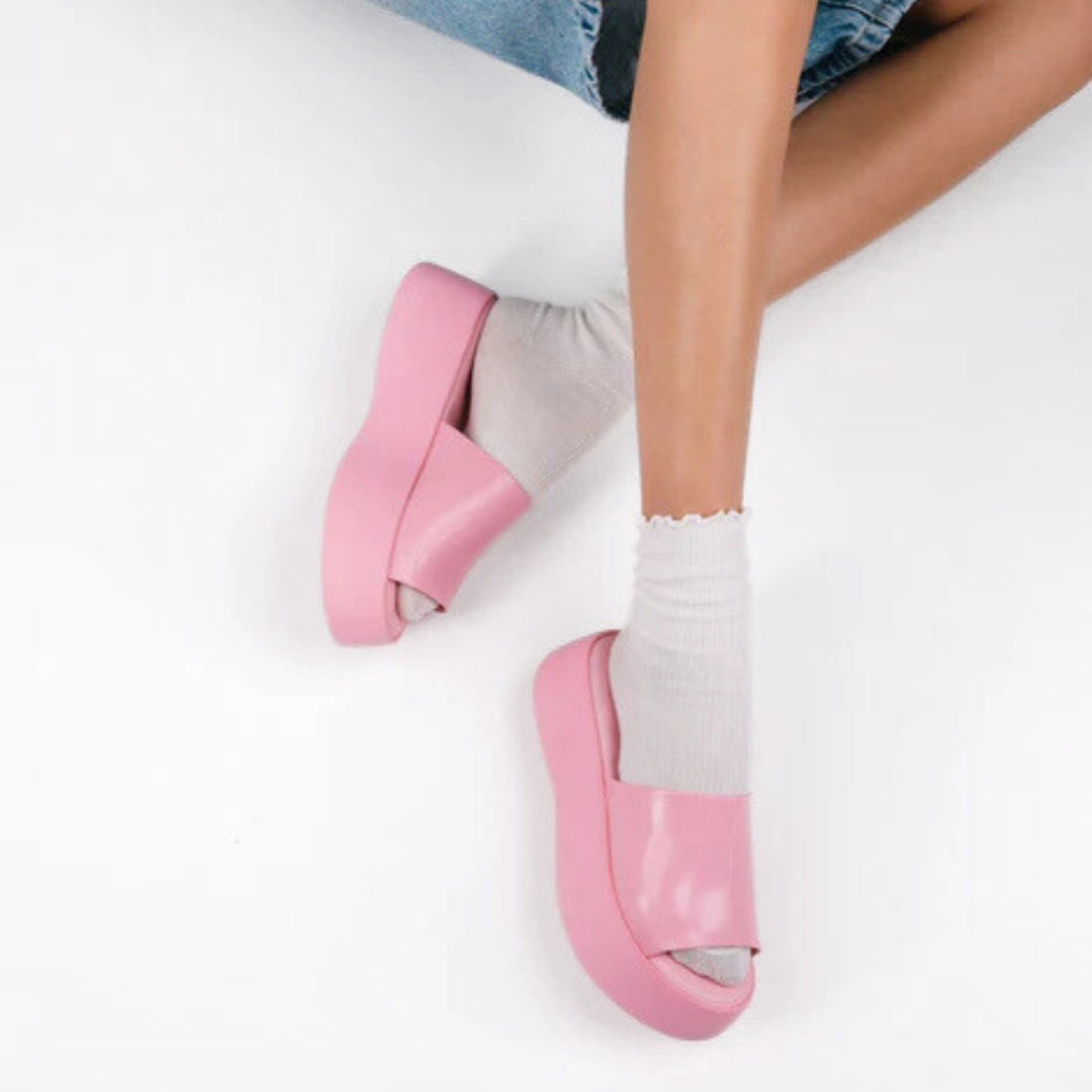 Melissa Becky AD